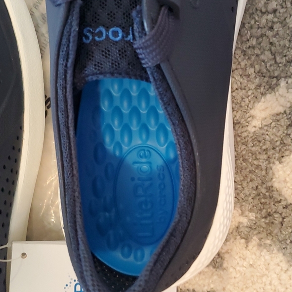 Men's Crocs Tennis shoes - Picture 3 of 4